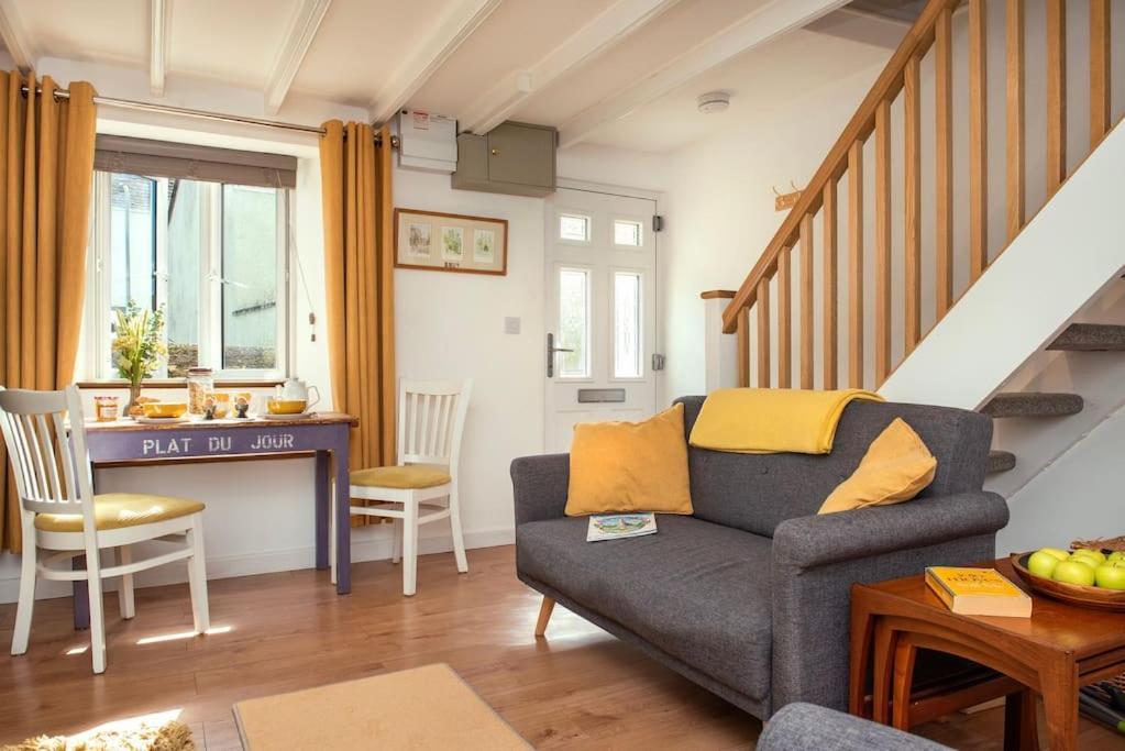 Country In Quaint Village, Bere Alston, Near Tavistock *