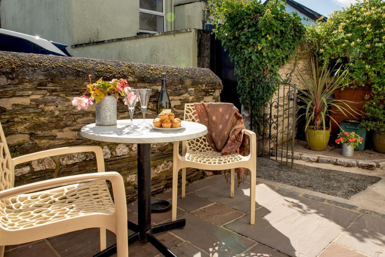 Country In Quaint Village, Bere Alston, Near Tavistock Holiday home *